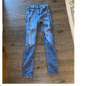 Hollister juniors size 3 jeans great condition
